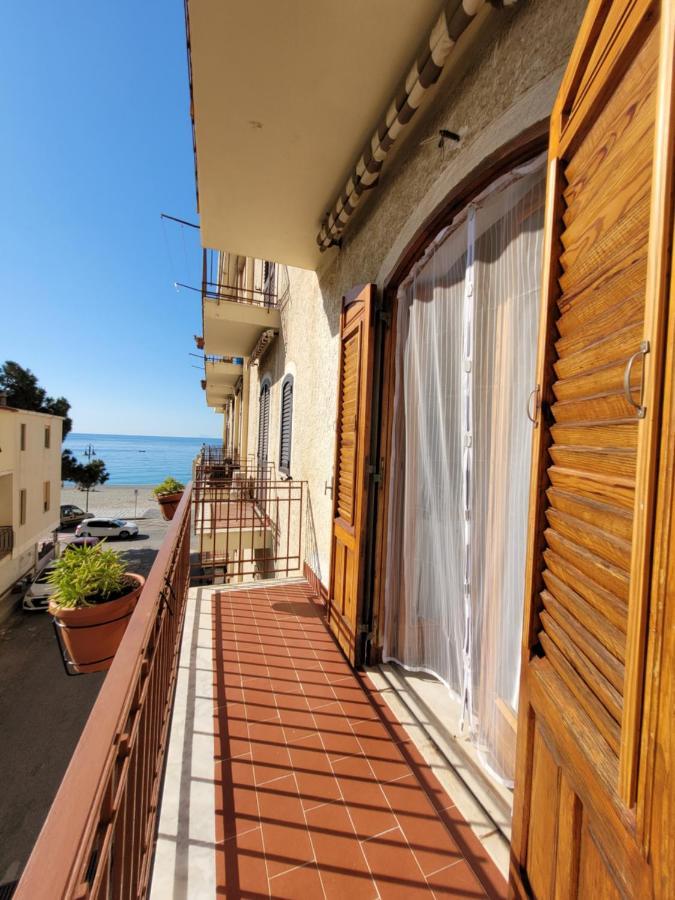 Casa "Paolo E Francesca" Monolocali Villa Scilla Exterior photo