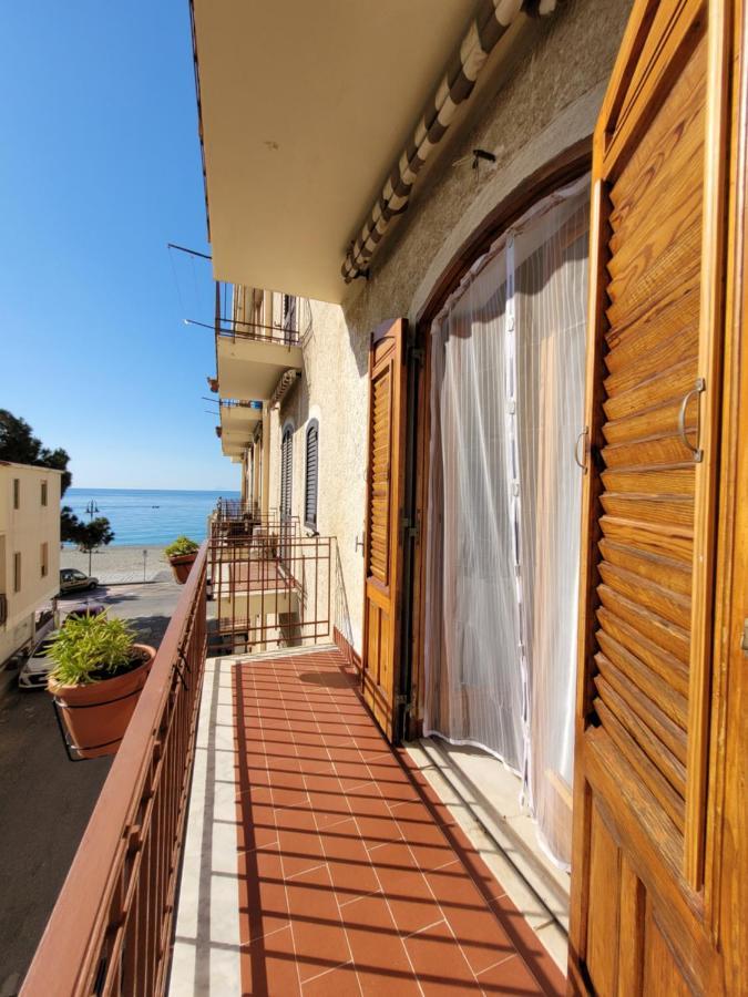 Casa "Paolo E Francesca" Monolocali Villa Scilla Exterior photo